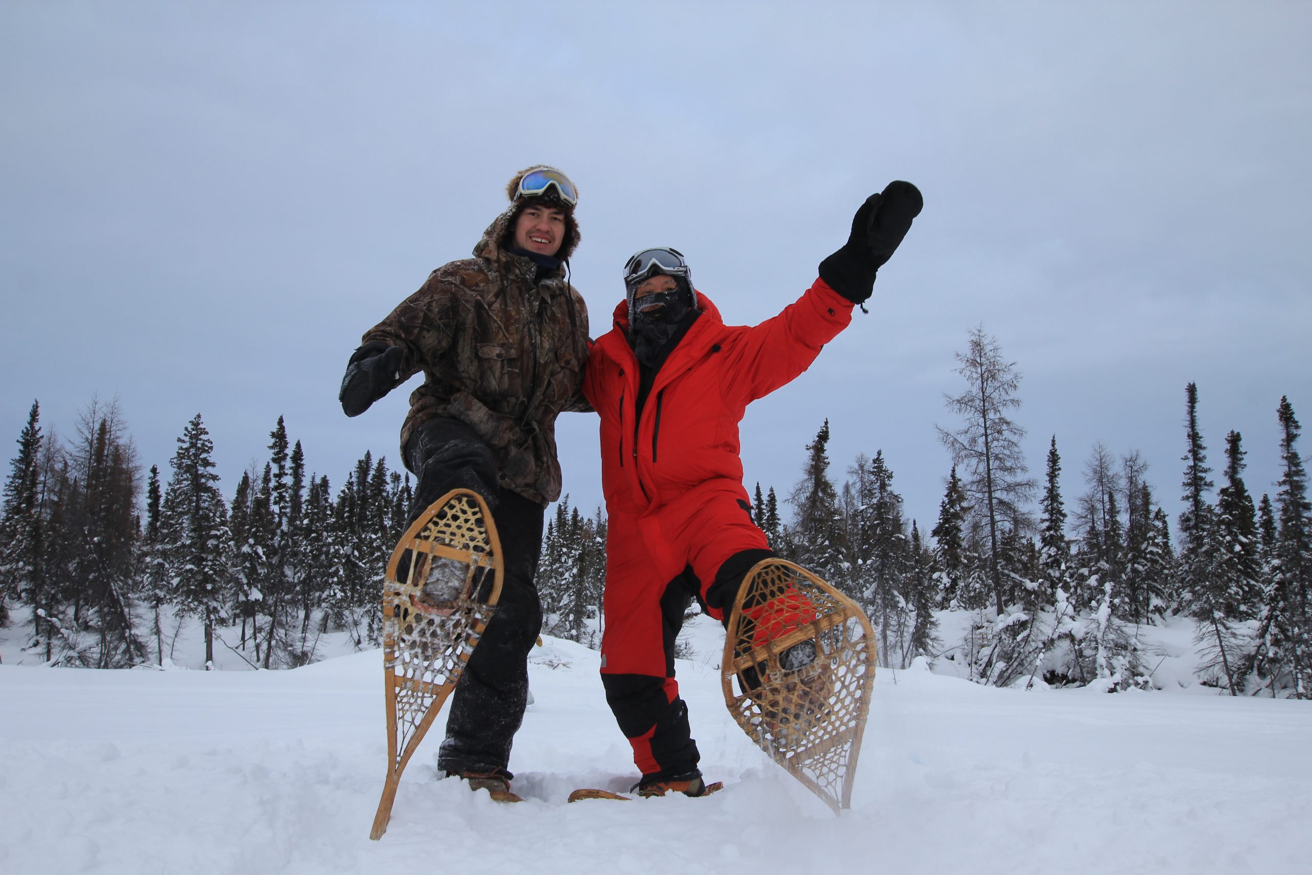 kids-nature-viewing-with-snowshoes-jp